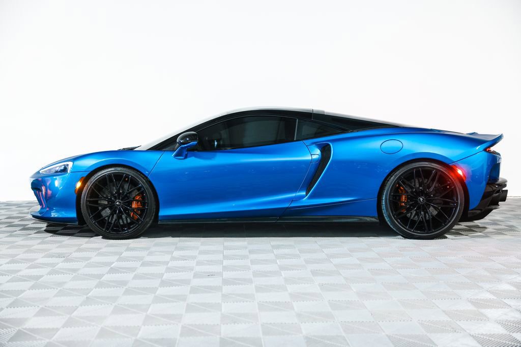 Used 2022 McLaren GT RWD image 13