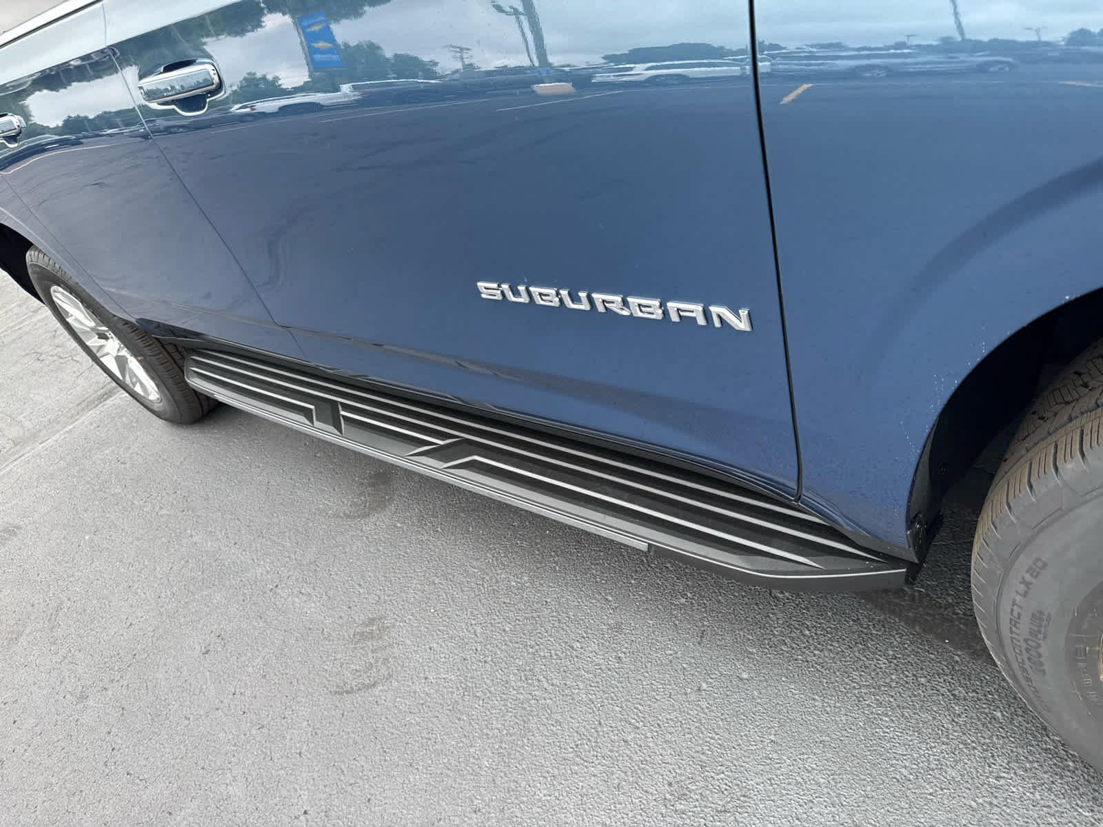 New 2026 Chevrolet Suburban Premier w/ Sun And Tow Package AWD/4WD image 15