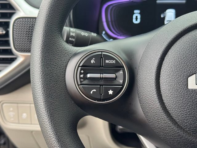 Certified 2025 Kia Soul LX w/ LX Technology Package FWD image 28