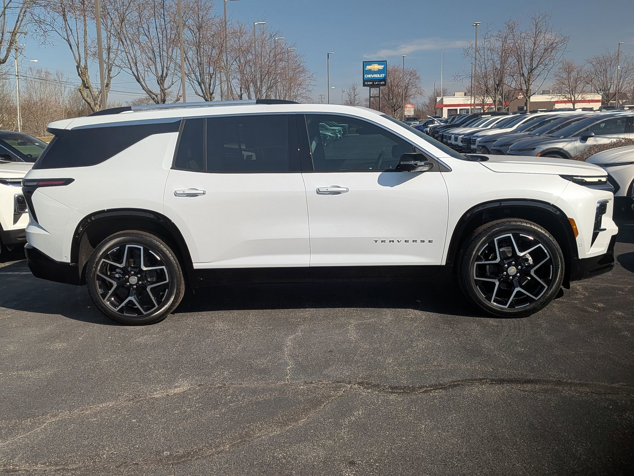 New 2026 Chevrolet Traverse High Country FWD image 9