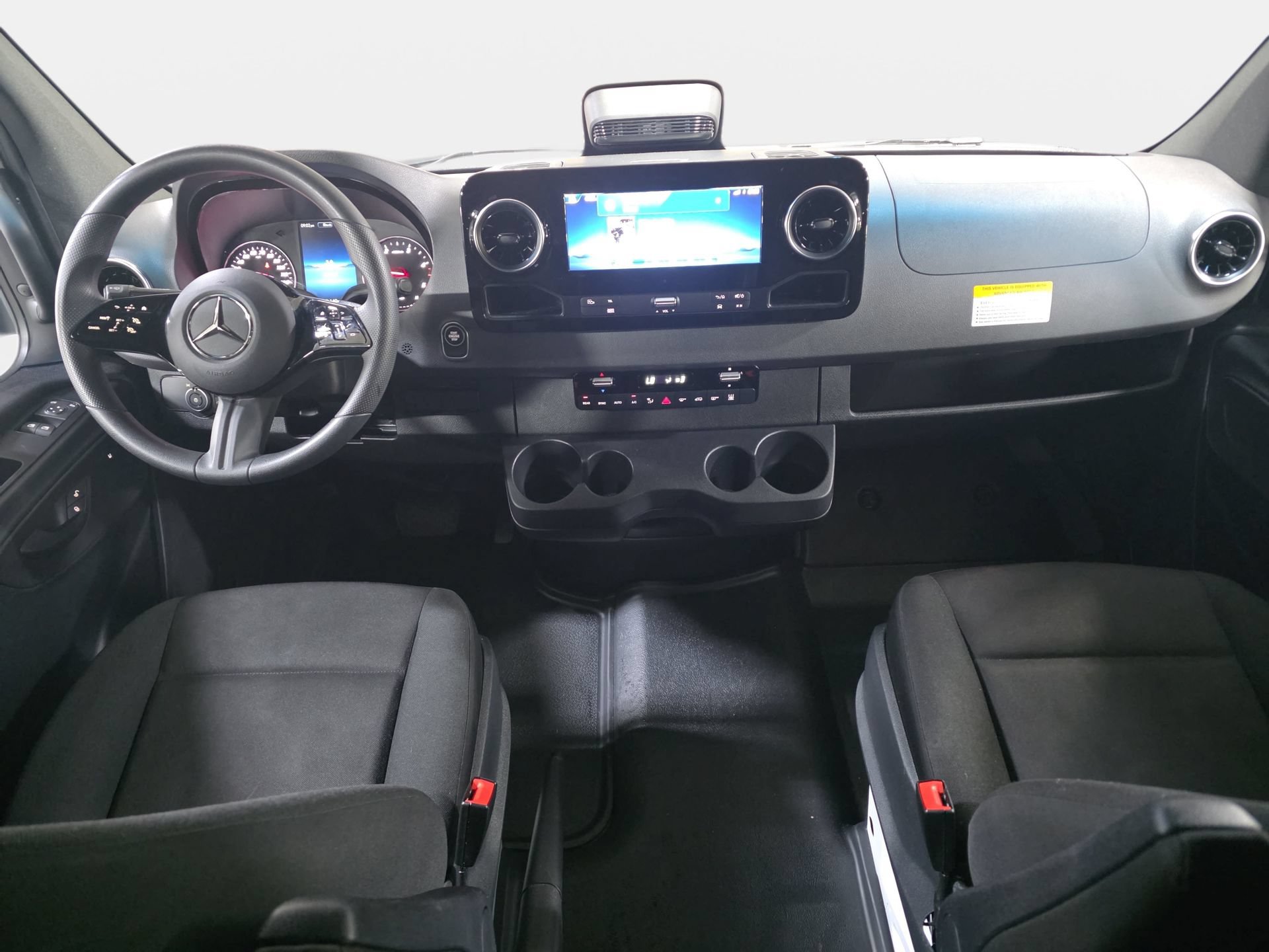 Used 2025 Mercedes-Benz Sprinter 2500 image 9