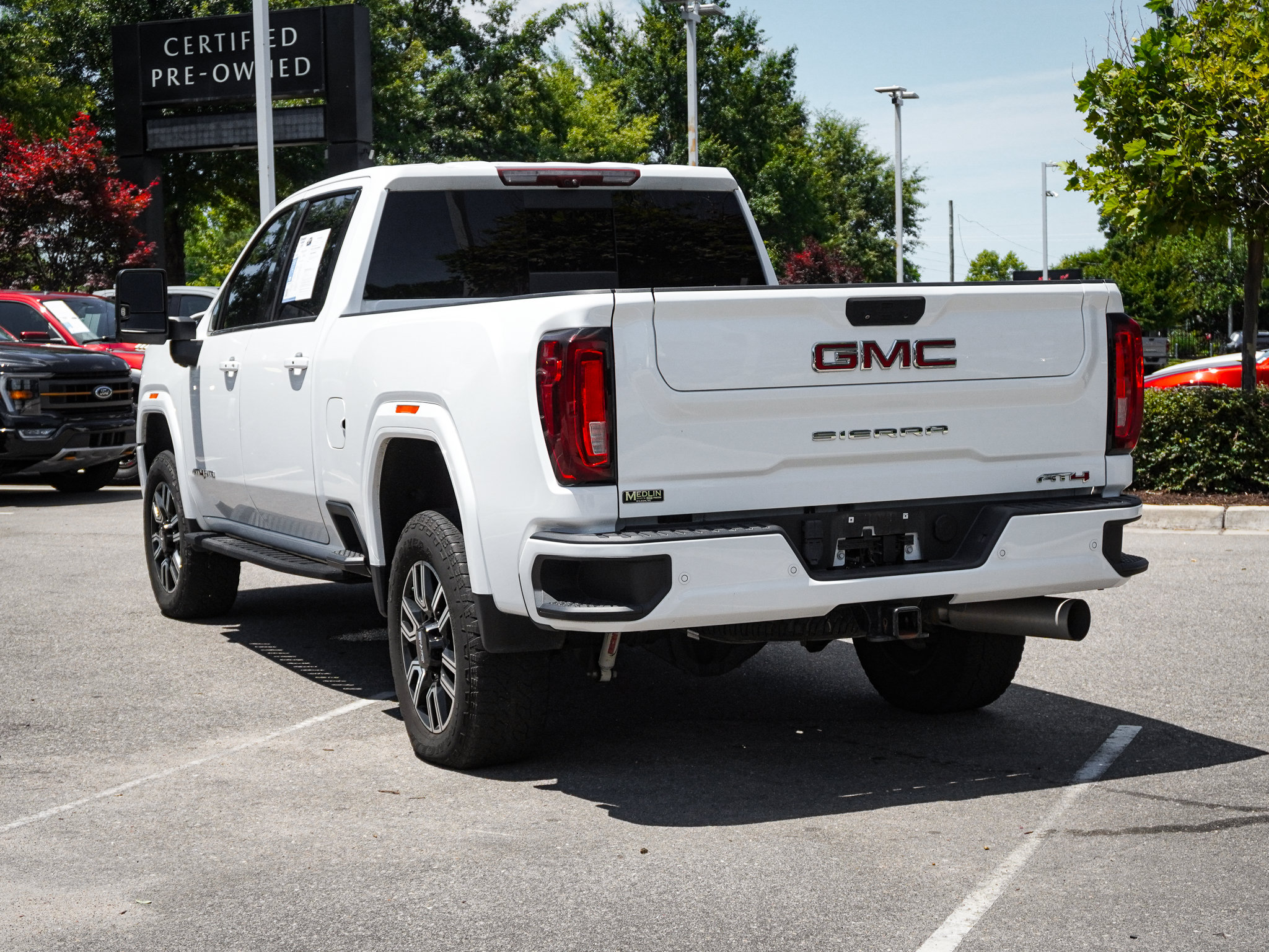 Used 2022 GMC Sierra 2500 AT4 w/ AT4 Premium Plus Package AWD/4WD image 8
