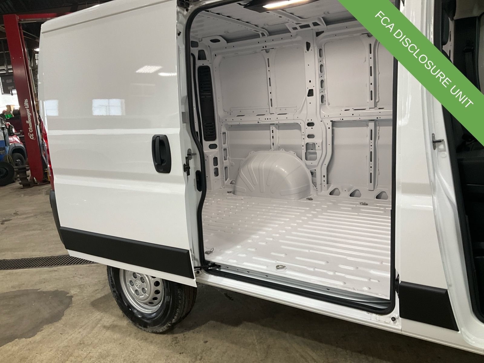 Used 2025 RAM ProMaster 1500 w/ Convenience Group FWD image 16