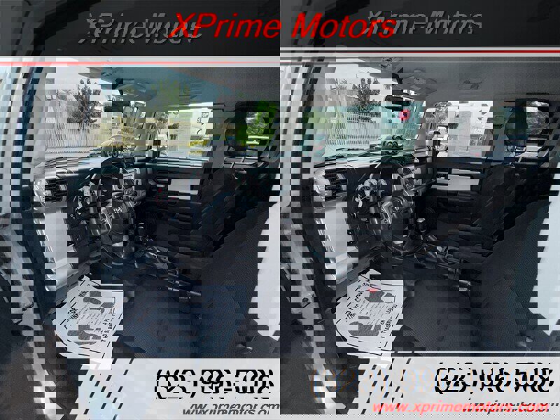 Used 2007 Toyota FJ Cruiser 4WD image 15