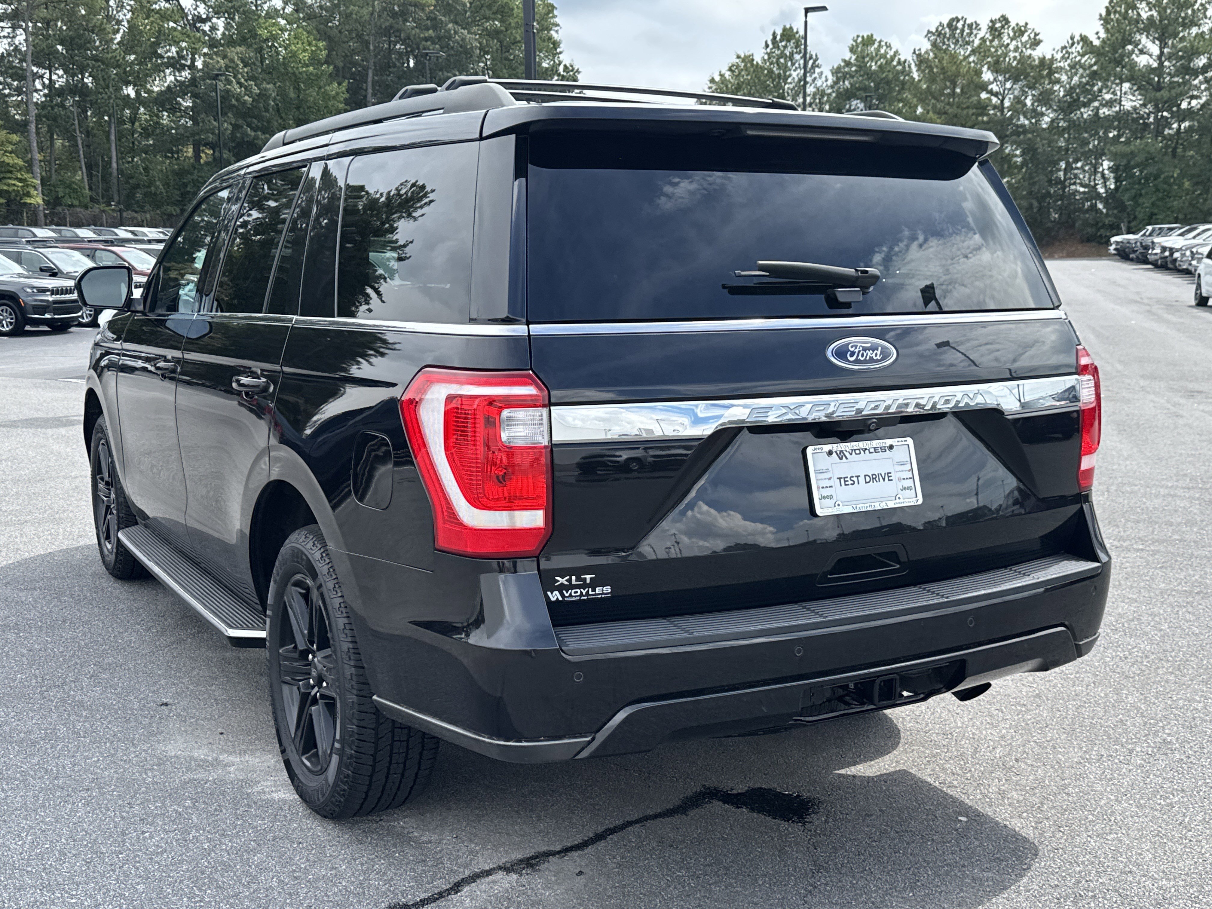Used 2021 Ford Expedition XLT image 6