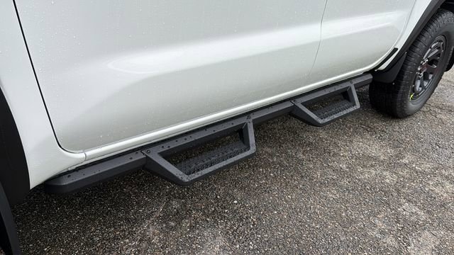 New 2026 Nissan Frontier PRO-4X w/ Pro-4x Convenience Package image 11