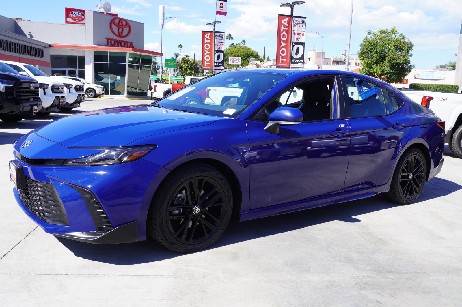 Certified 2025 Toyota Camry SE FWD image 4