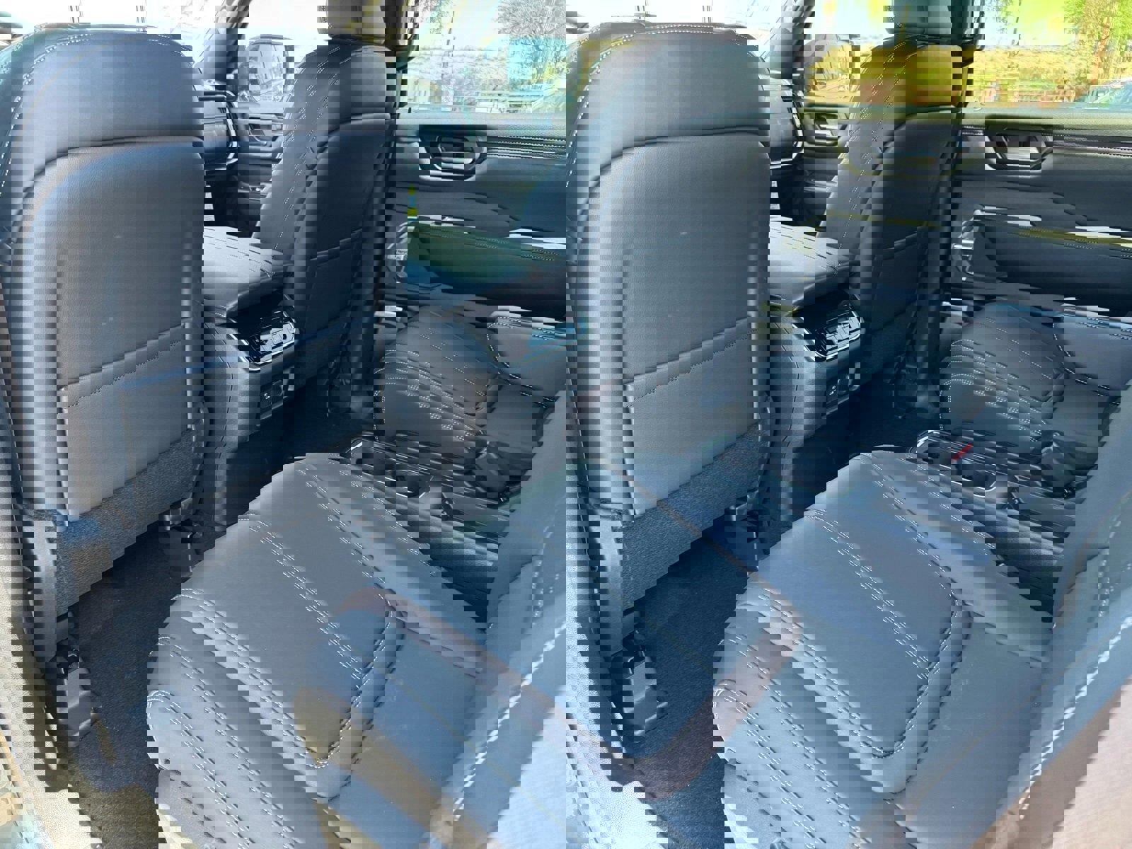 New 2025 Nissan Armada SL w/ Captain's Chari Seat Package image 22