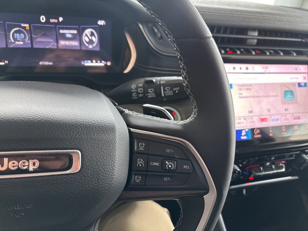 Used 2023 Jeep Grand Cherokee Limited image 13