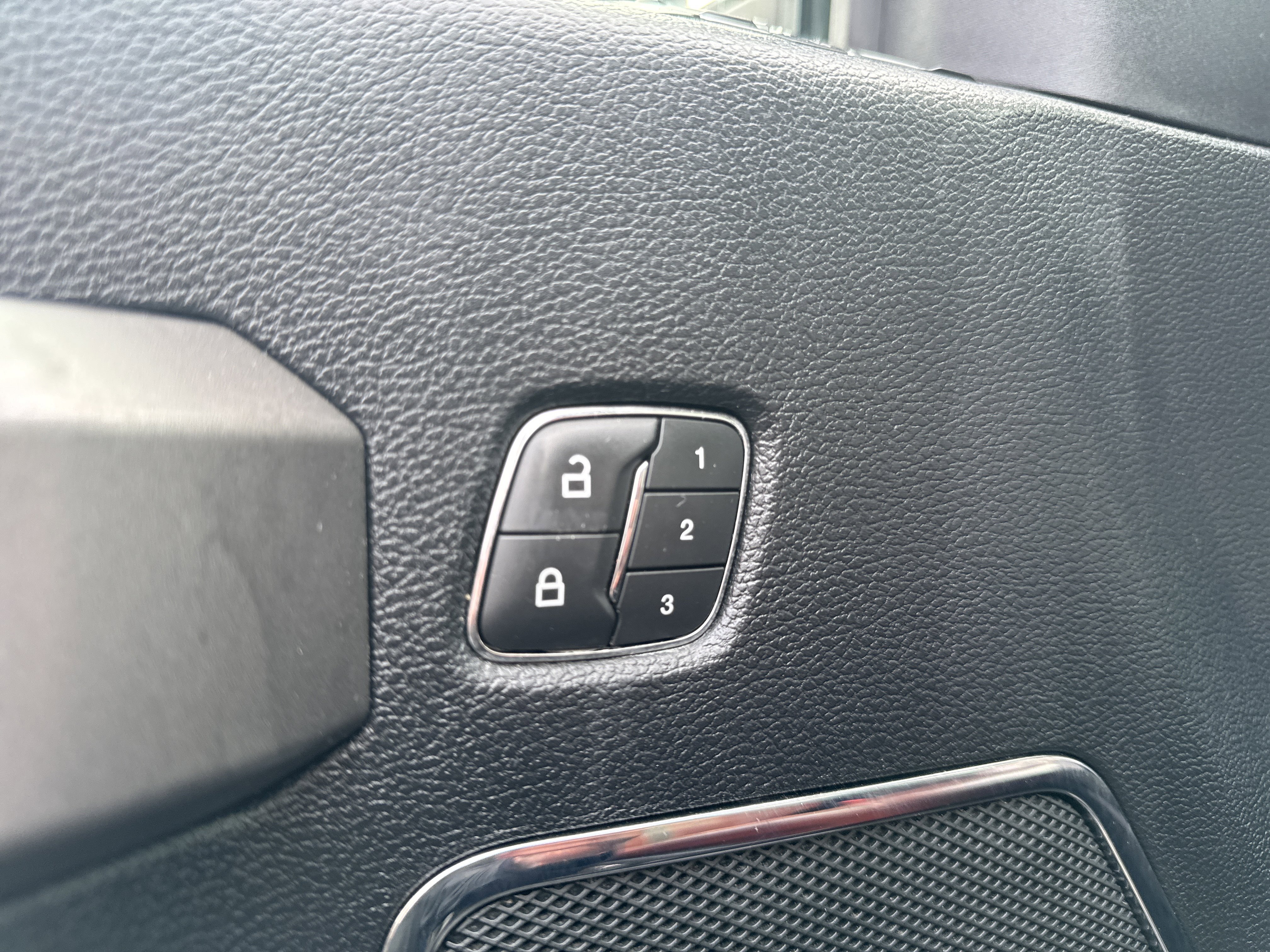 Used 2019 Ford F250 Platinum w/ Platinum Ultimate Package image 15