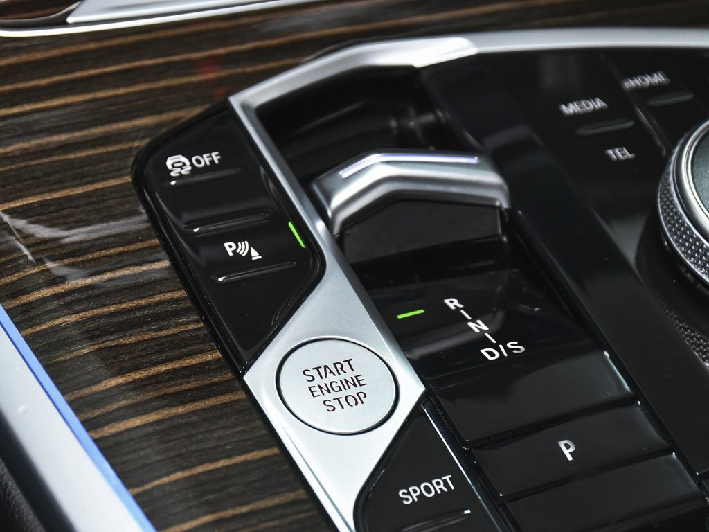 Used 2024 BMW X7 xDrive40i image 45