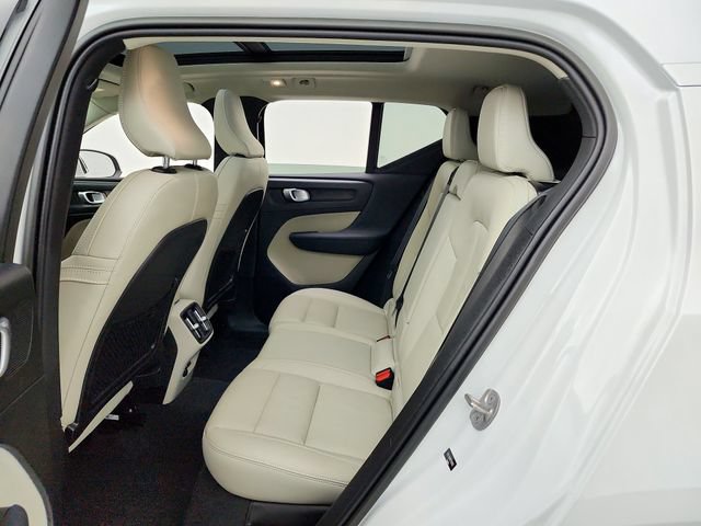 Certified 2023 Volvo XC40 B5 Plus w/ Protection Package Premier AWD/4WD image 26