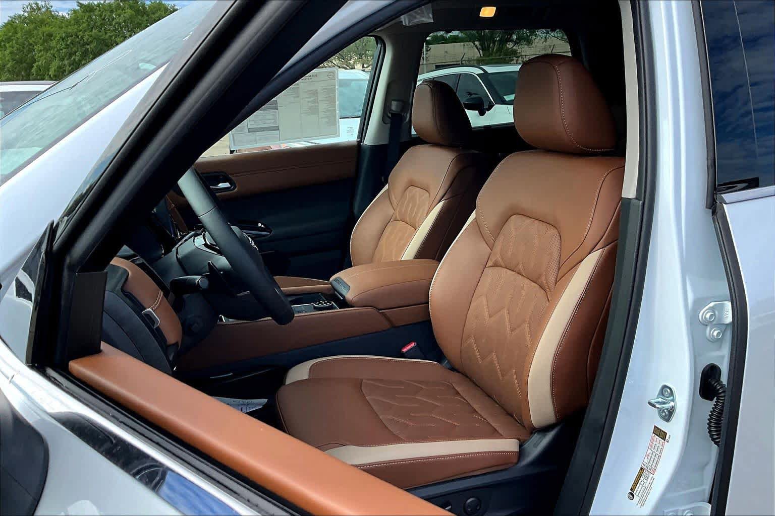 New 2026 Nissan Pathfinder Platinum AWD/4WD image 18
