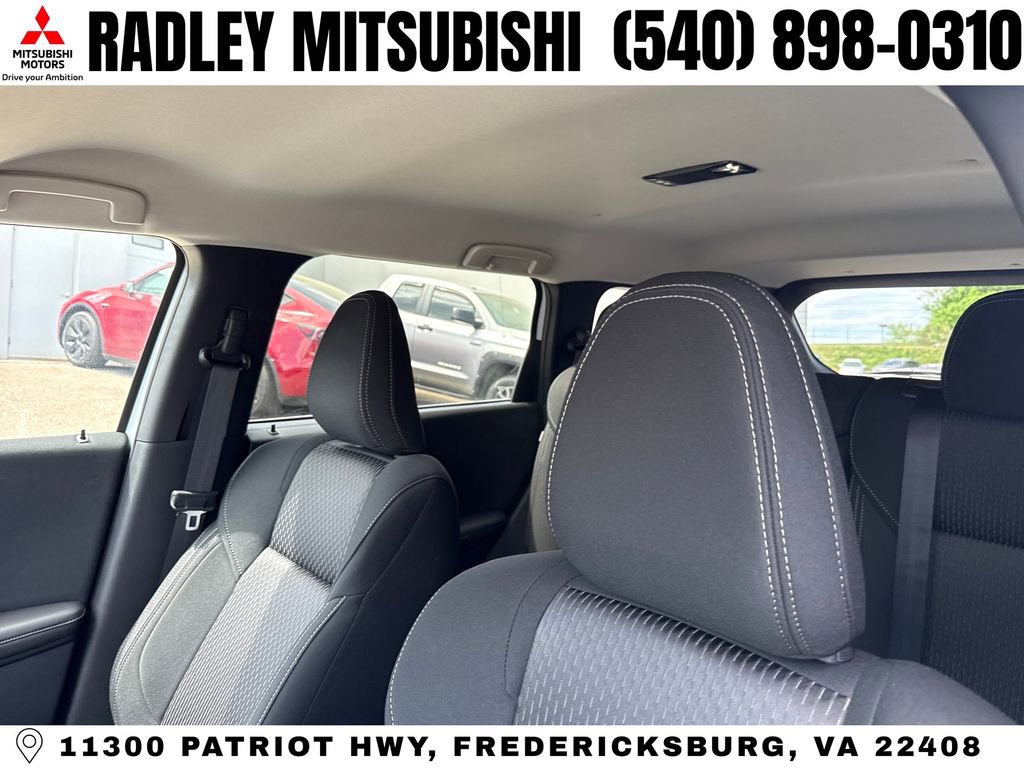 New 2026 Mitsubishi Outlander ES image 2
