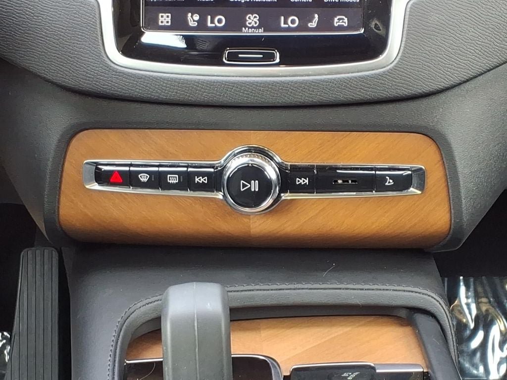 Certified 2024 Volvo XC90 B5 Plus w/ Protection Package Premier AWD/4WD image 20