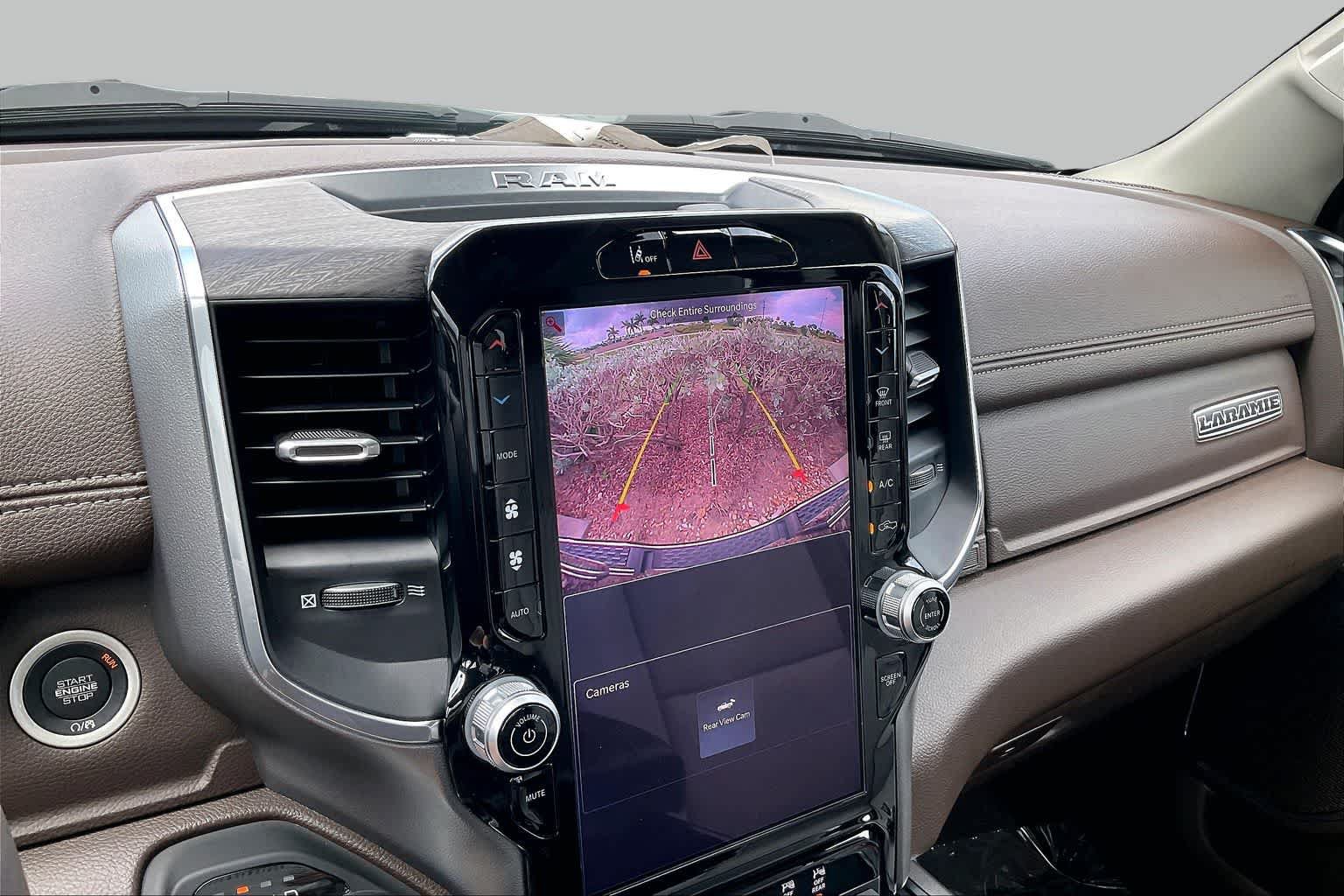 Used 2025 RAM 1500 Laramie AWD/4WD image 40