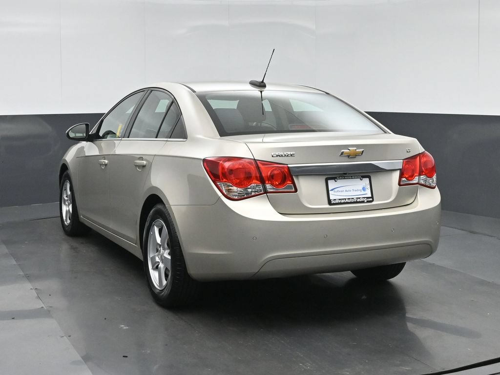 Used 2016 Chevrolet Cruze LT w/ Enhanced Safety Package FWD image 5