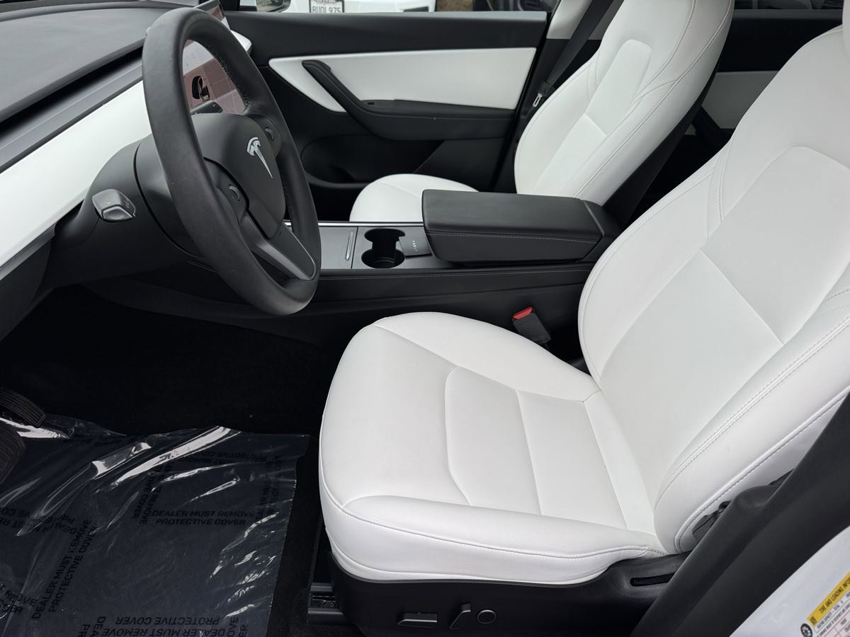Used 2021 Tesla Model Y Long Range AWD/4WD image 30