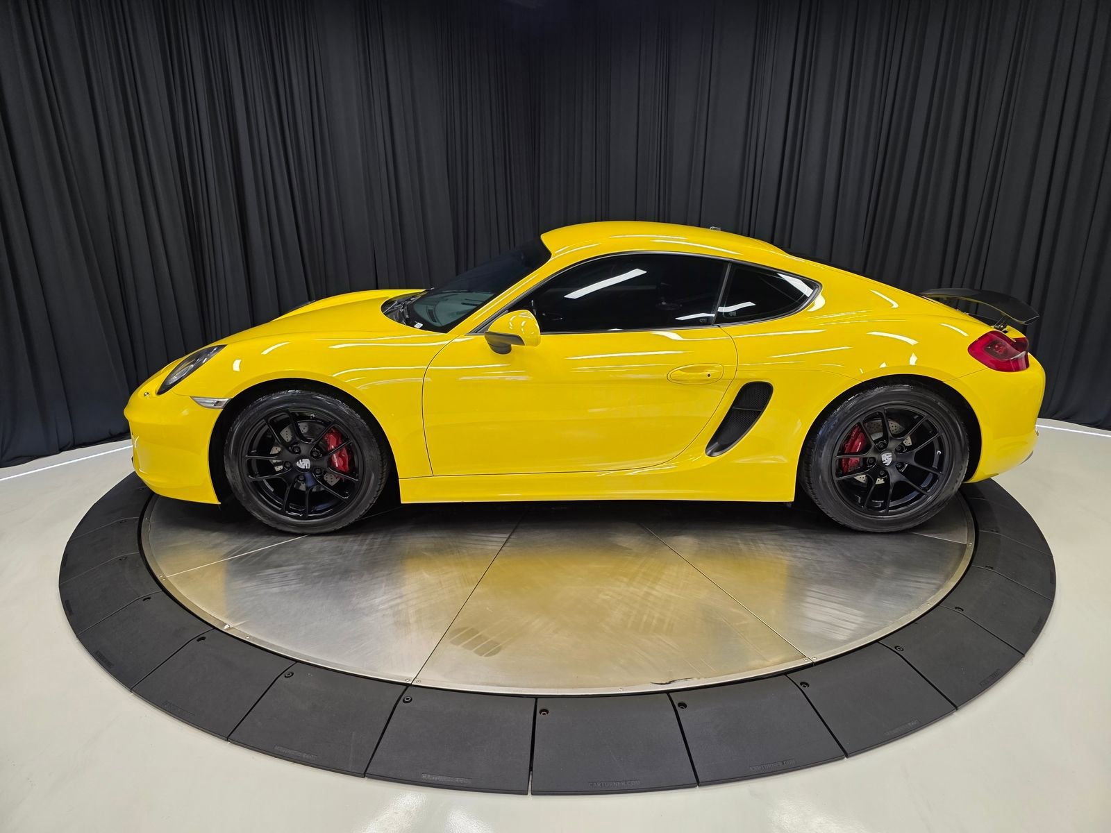 Used 2015 Porsche Cayman image 10