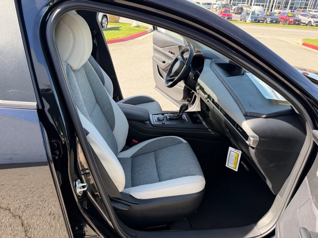 New 2026 MAZDA CX-30 Aire Edition image 16