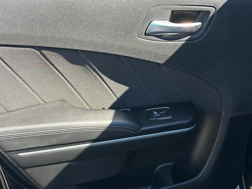 Used 2023 Dodge Charger SXT RWD image 11