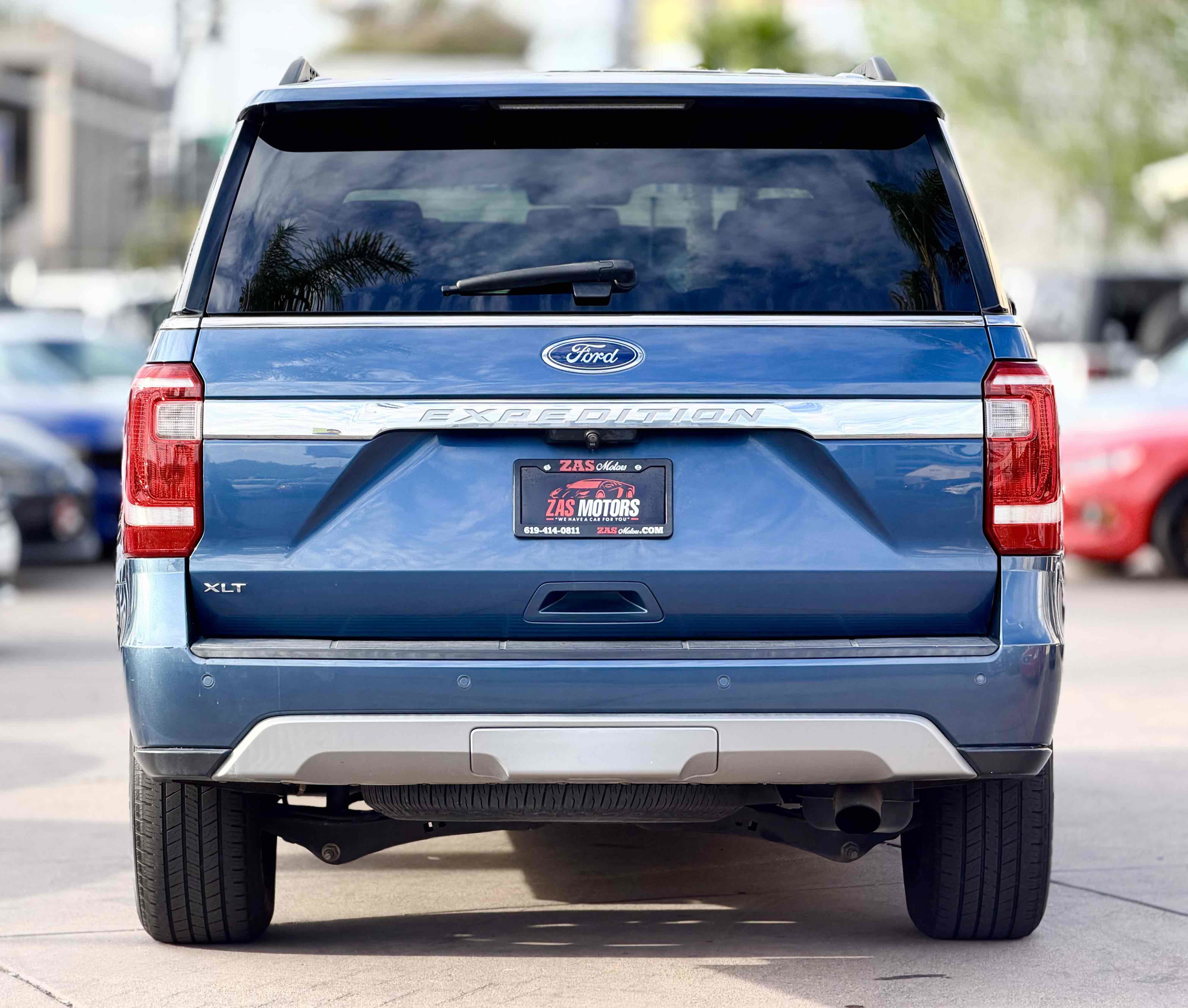 Used 2019 Ford Expedition XLT w/ Equipment Group 202A image 6