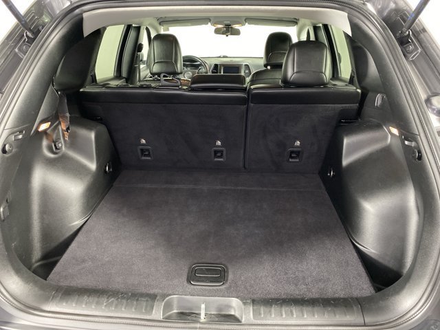Used 2019 Jeep Cherokee Latitude Plus AWD/4WD image 32