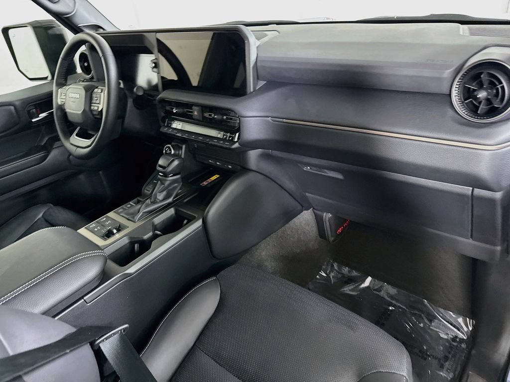 Certified 2025 Toyota Land Cruiser w/ Premium Package AWD/4WD image 36