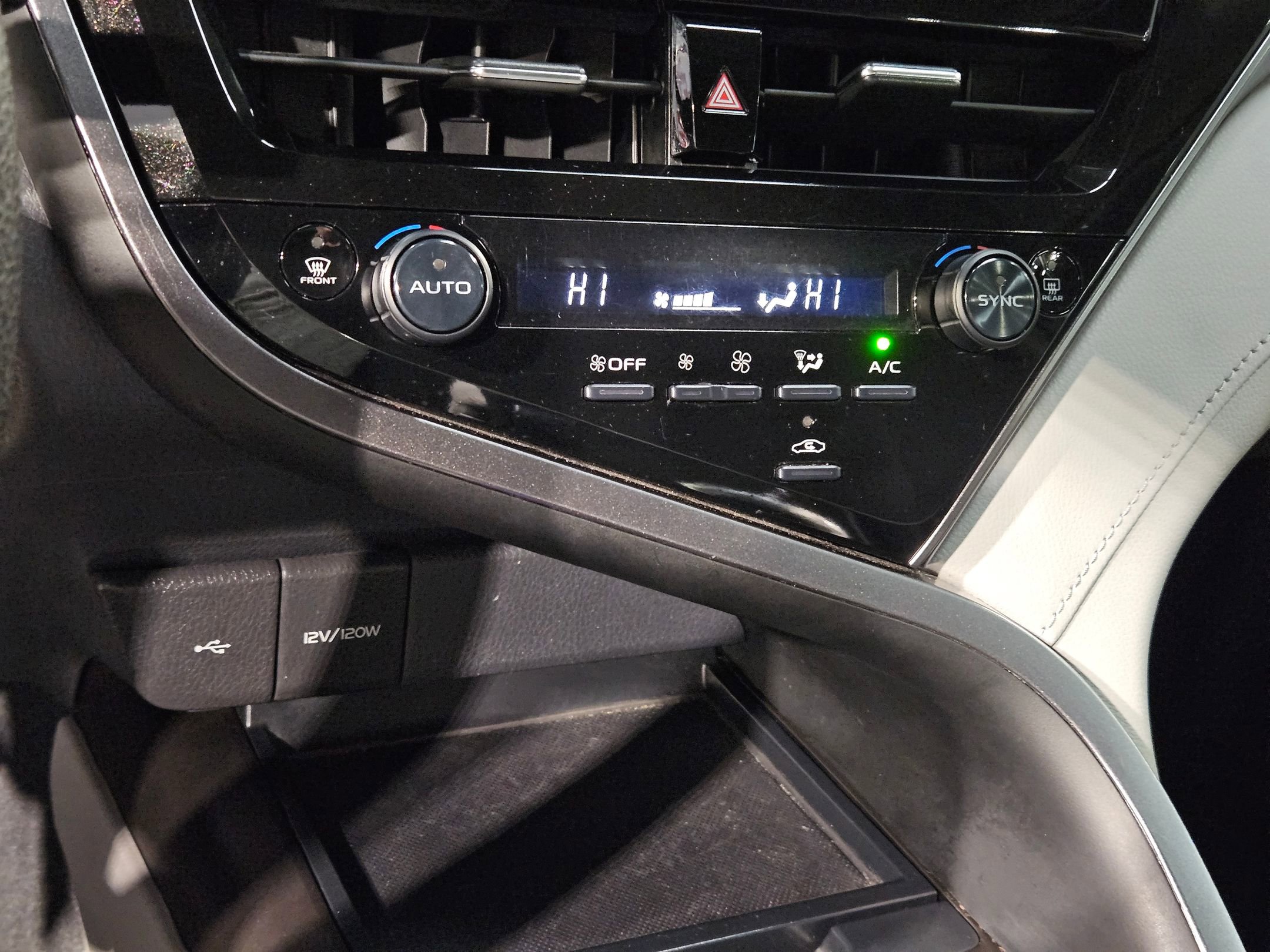 Used 2023 Toyota Camry LE image 30