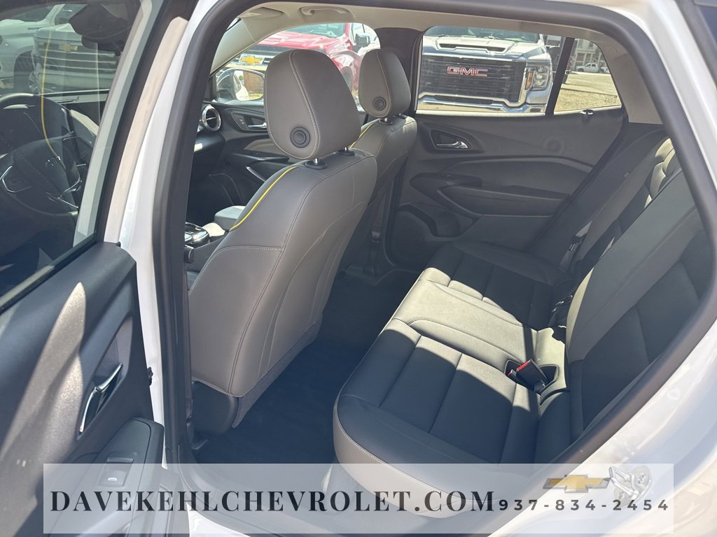 Used 2025 Chevrolet Trax ACTIV w/ Sunroof Package image 19