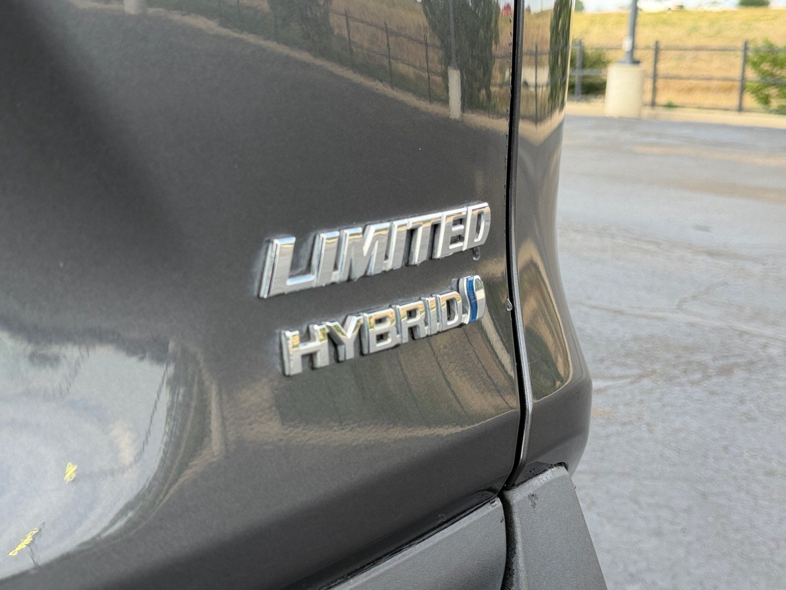 Used 2023 Toyota RAV4 Limited AWD/4WD image 23