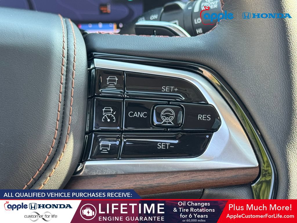 Used 2022 Jeep Grand Cherokee Summit w/ Advanced Protech Group IV AWD/4WD image 26