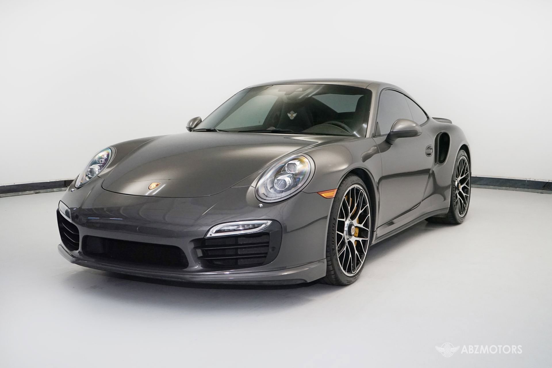 Used 2014 Porsche 911 Turbo S image 2