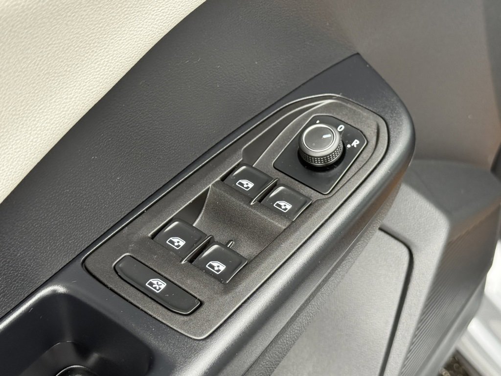 Used 2025 Volkswagen Taos S image 11