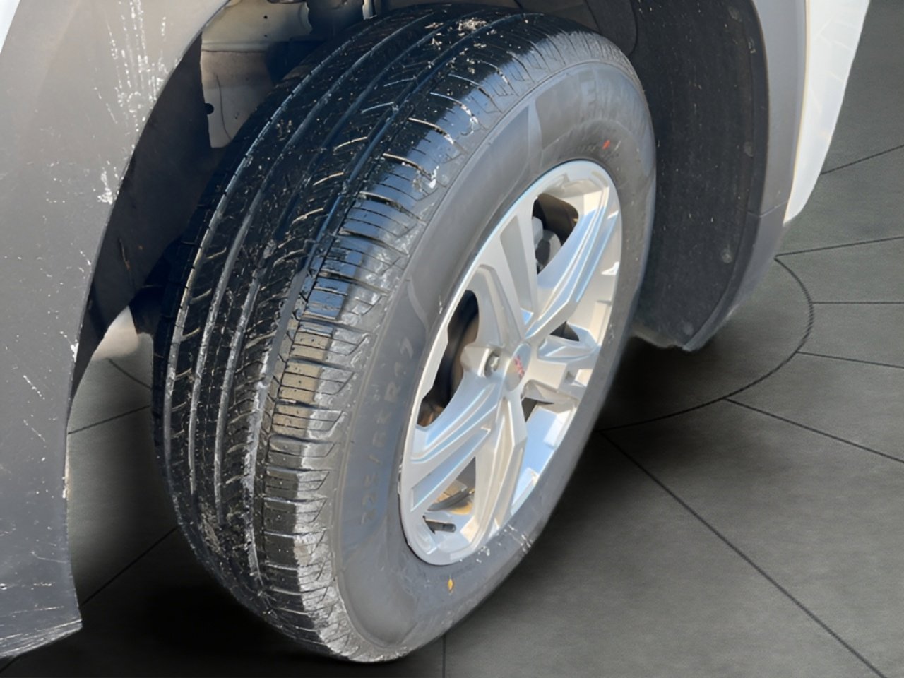 Used 2024 GMC Terrain SLE image 65