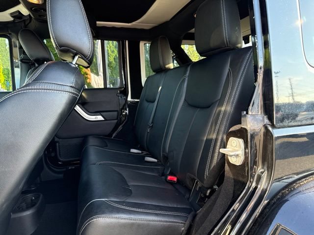 Used 2017 Jeep Wrangler Unlimited Rubicon AWD/4WD image 17