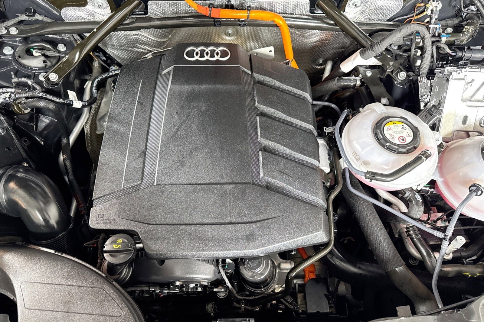 Used 2022 Audi Q5 e Prestige w/ Prestige Package image 29