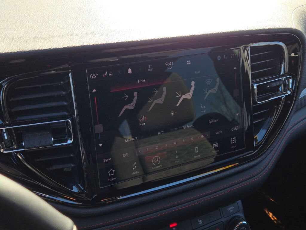 Used 2025 Dodge Durango GT image 26