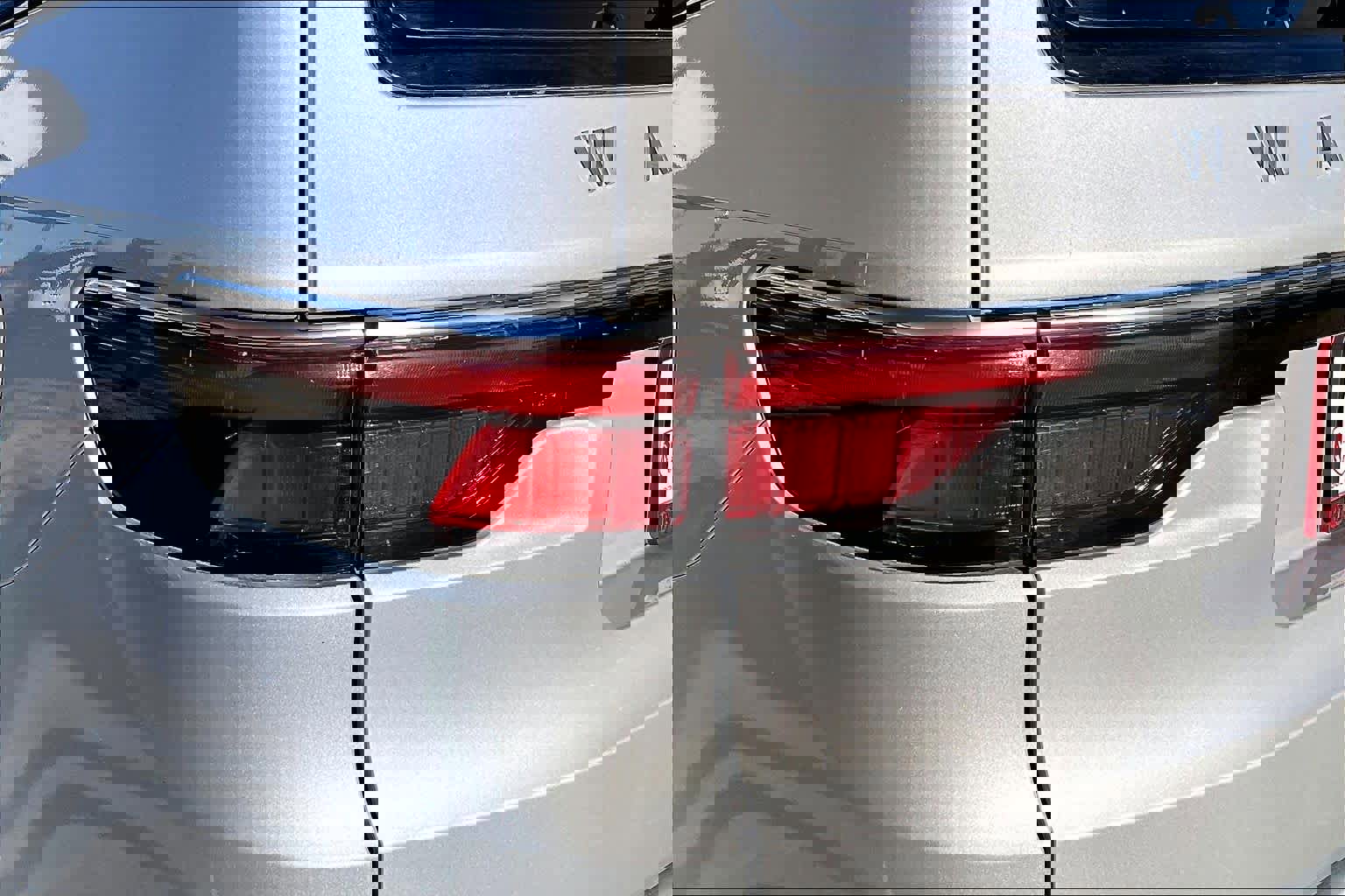 Used 2023 Jeep Wagoneer Series II w/ Flexible Seating Group image 28