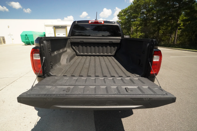 Used 2024 GMC Canyon AT4 w/ AT4 Premium Package AWD/4WD image 11