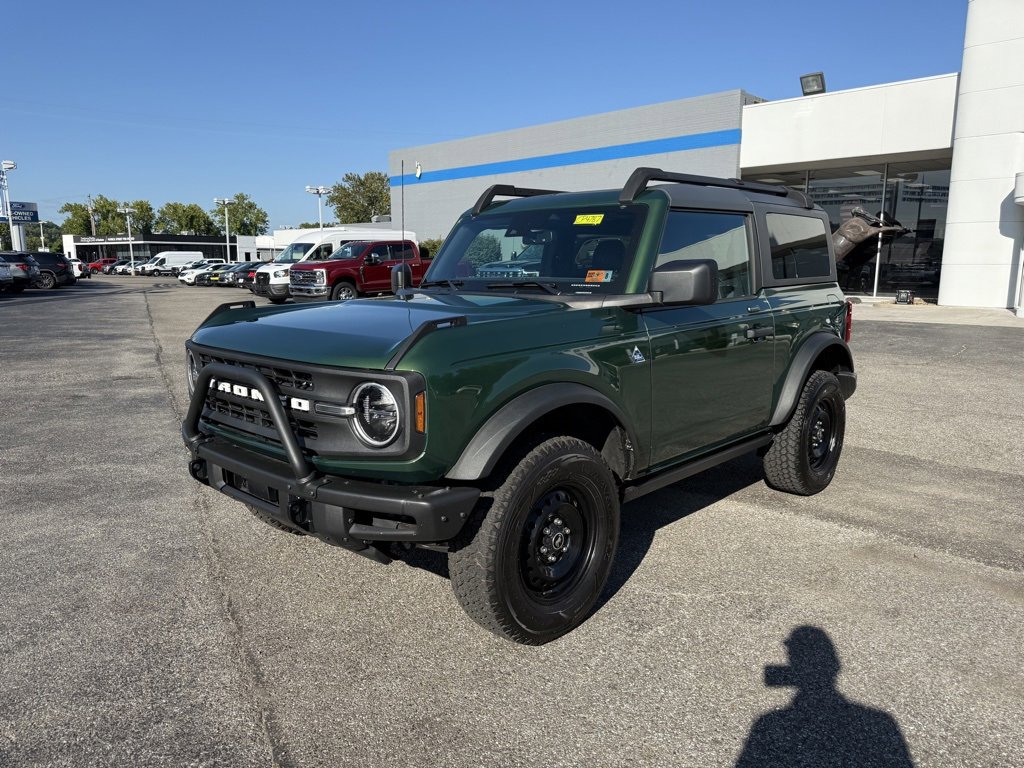 Used 2022 Ford Bronco Black Diamond image 5