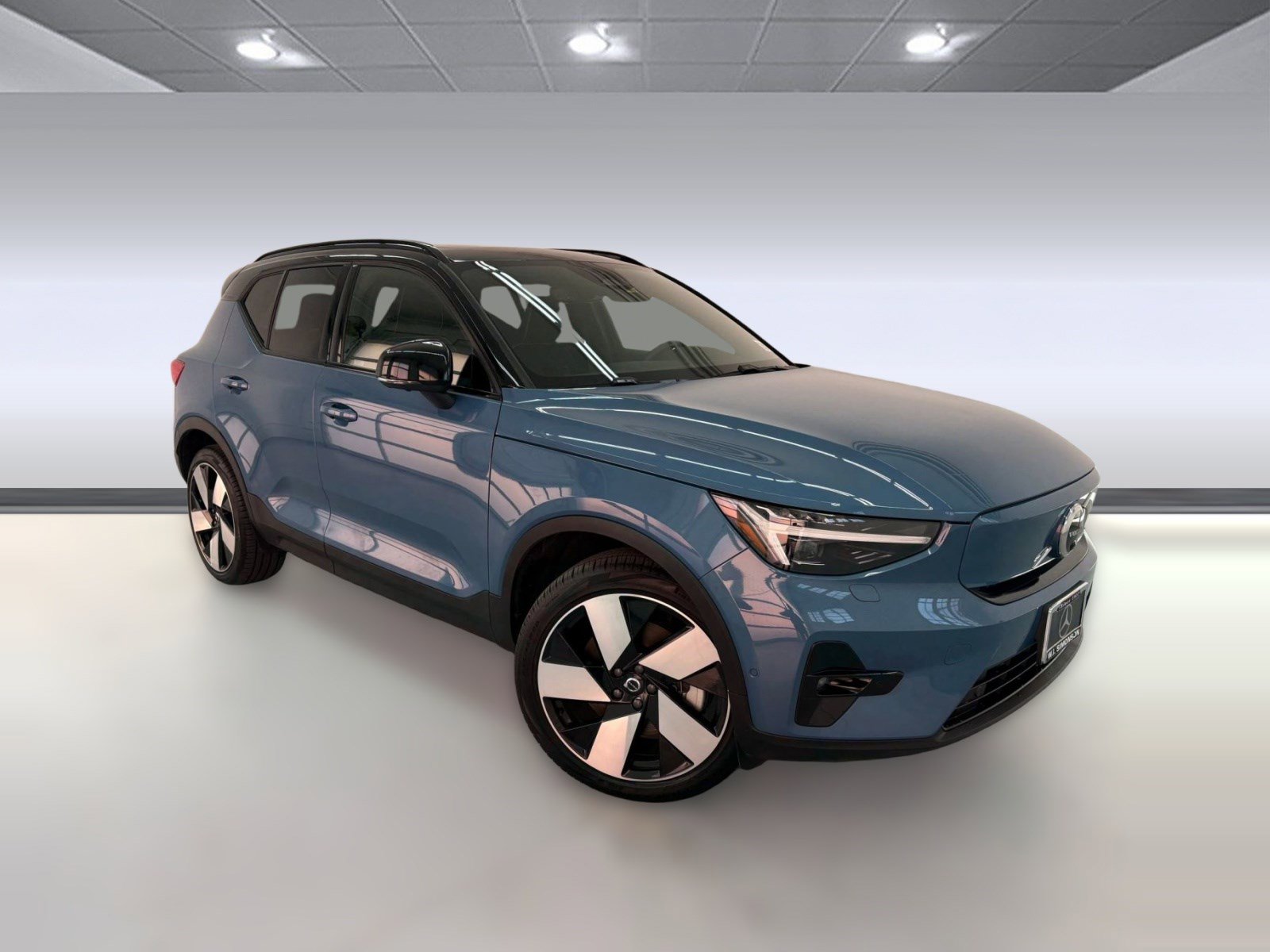 Used 2024 Volvo XC40 Recharge Ultimate w/ Protection Package Premier image 6