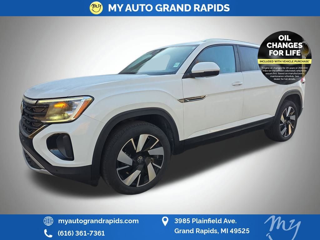 Used 2024 Volkswagen Atlas Cross Sport SE image 3