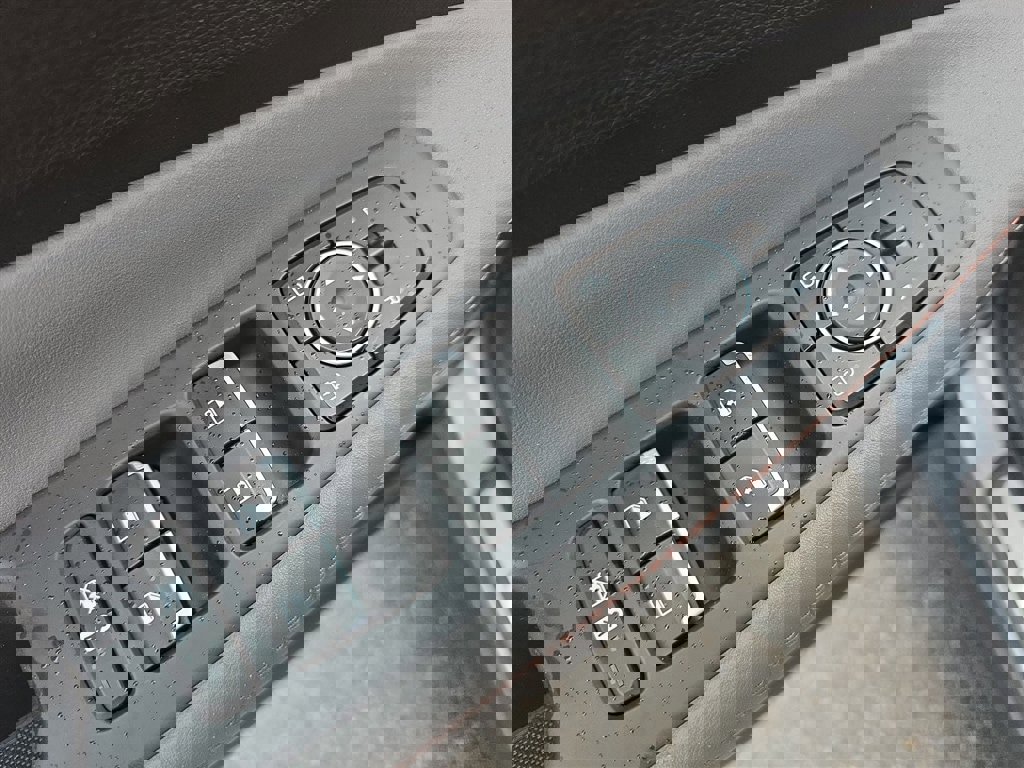 Used 2020 Hyundai Santa Fe Limited w/ Cargo Package image 15