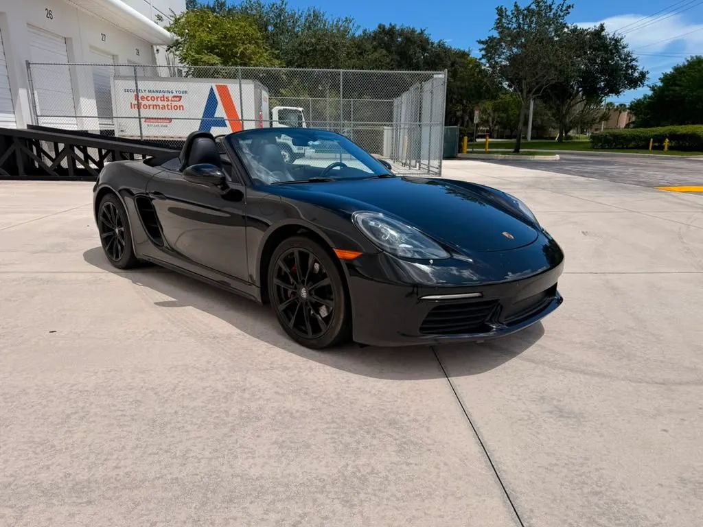 Used 2019 Porsche 718 Boxster RWD image 1