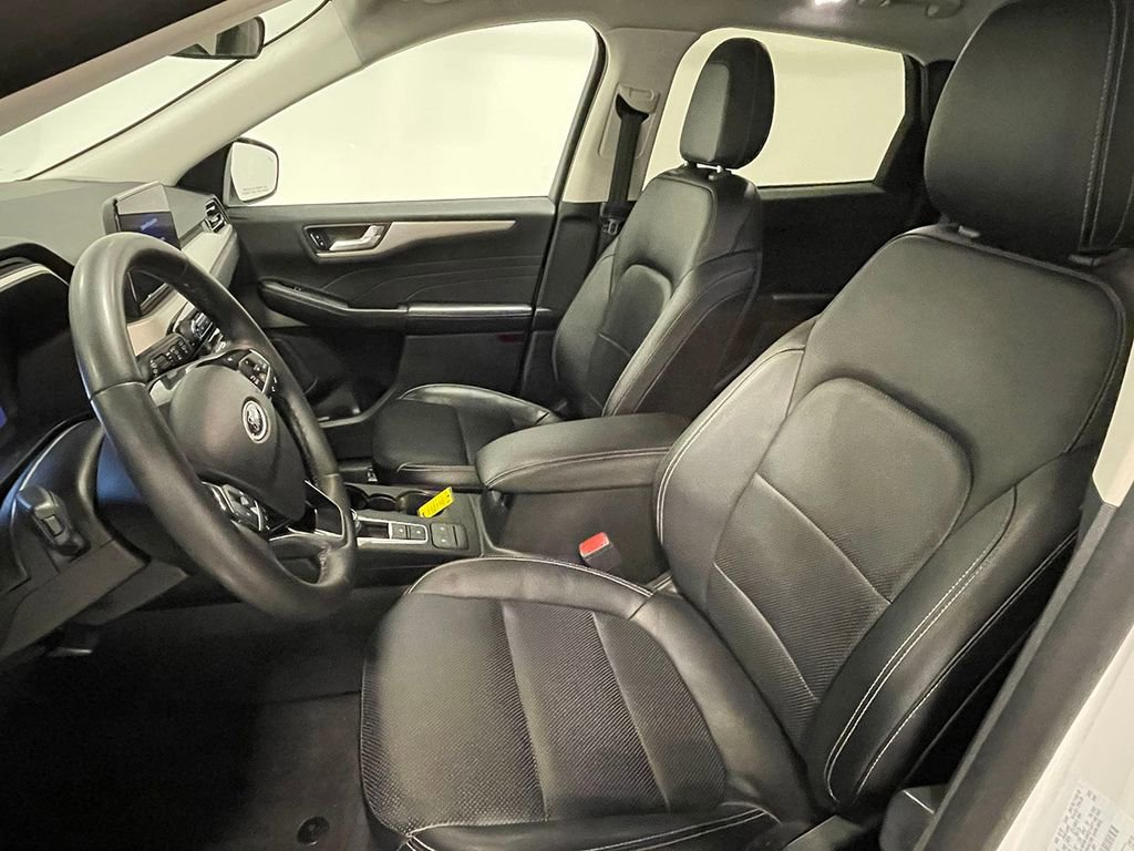 Used 2022 Ford Escape SEL w/ Technology Package image 3