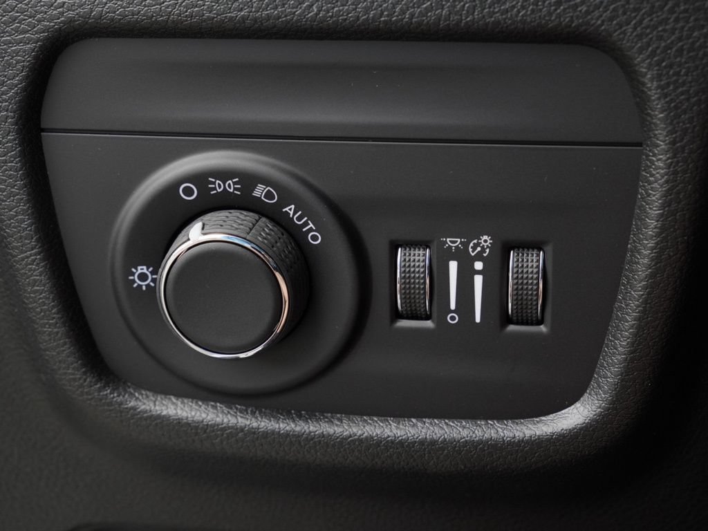 New 2026 Jeep Grand Cherokee Altitude AWD/4WD image 13