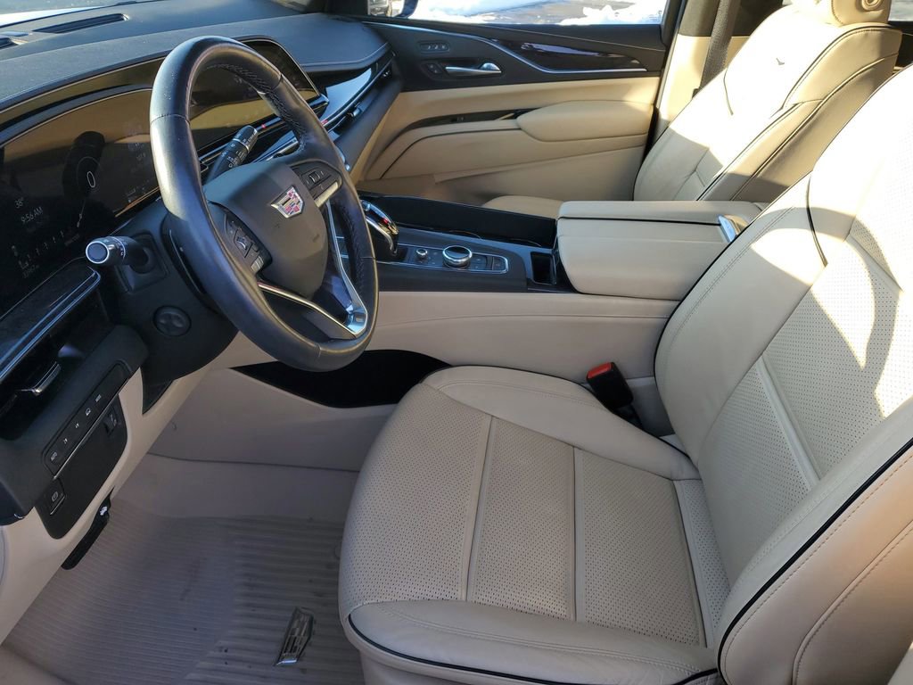 Used 2022 Cadillac Escalade Premium Luxury image 5
