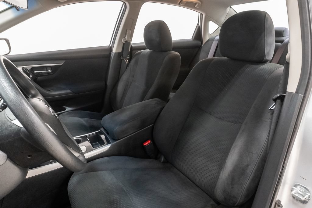 Used 2014 Nissan Altima 2.5 S w/ Display Audio Package FWD image 9