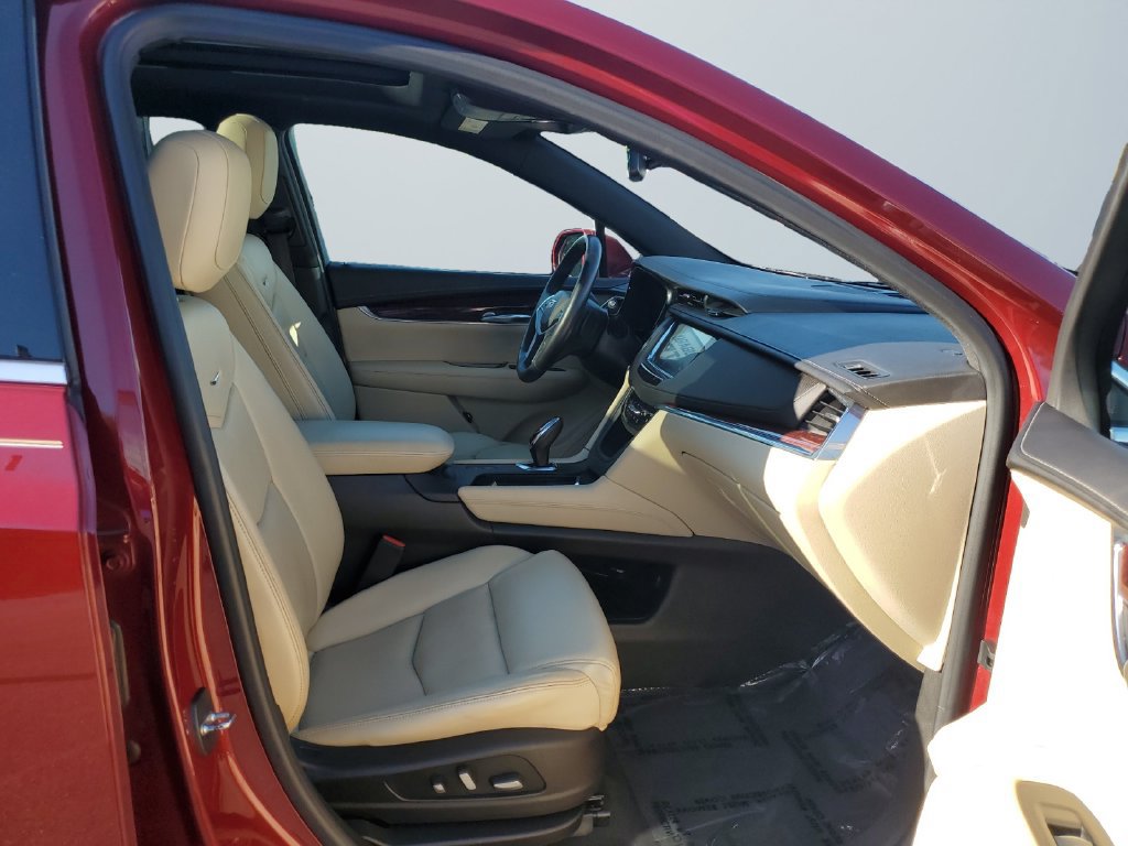 Used 2017 Cadillac XT5 Premium Luxury FWD image 15